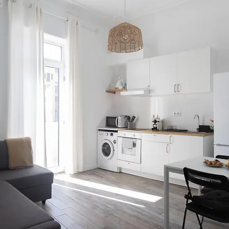 - Eixample 1b Apartment *