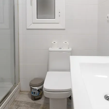- Eixample 1b Apartment *